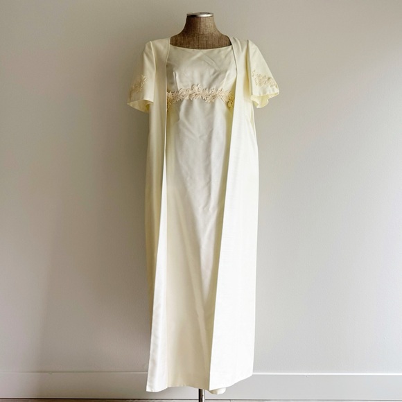 2 Piece Vintage Wedding Dress - Picture 1 of 17